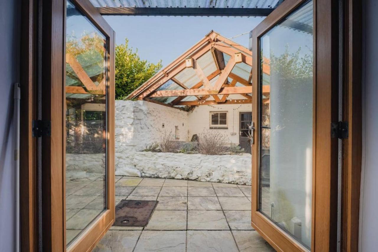 Cosy Welsh Cottage In St Davids Centre With Garden Esterno foto