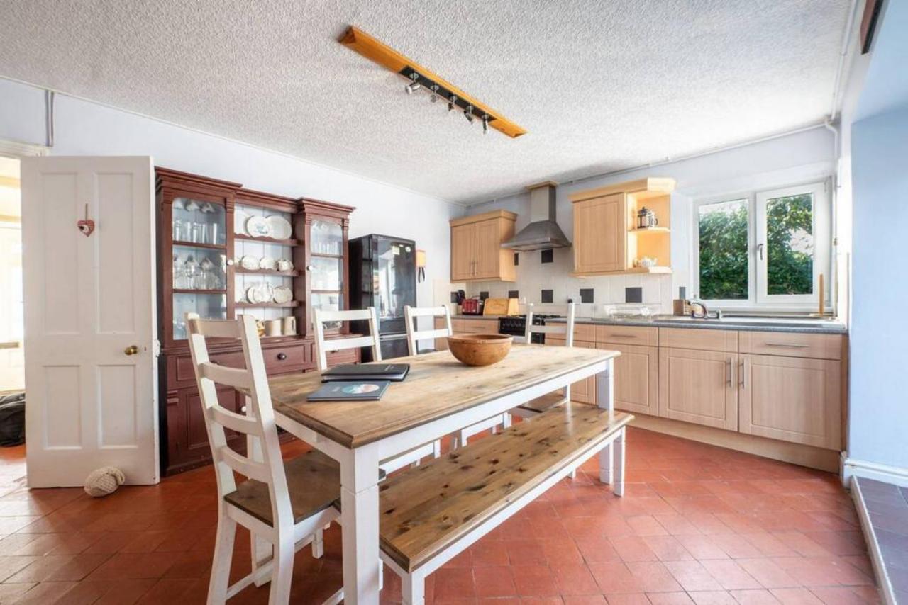 Cosy Welsh Cottage In St Davids Centre With Garden Esterno foto