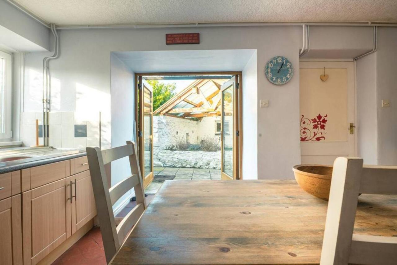 Cosy Welsh Cottage In St Davids Centre With Garden Esterno foto
