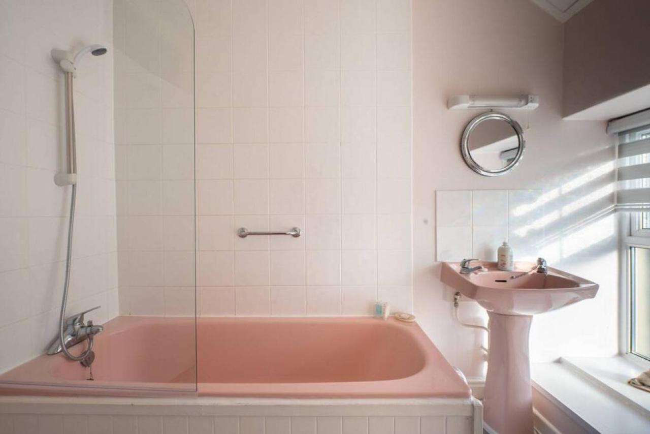 Cosy Welsh Cottage In St Davids Centre With Garden Esterno foto